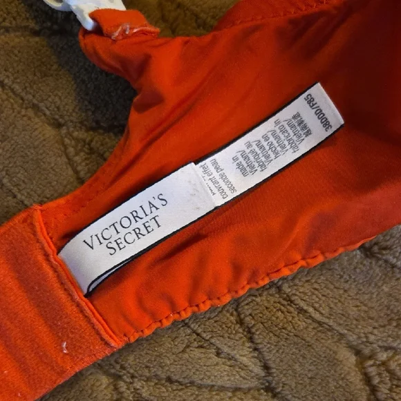 Victoria's Secret RED Bra - Picture 2 of 4